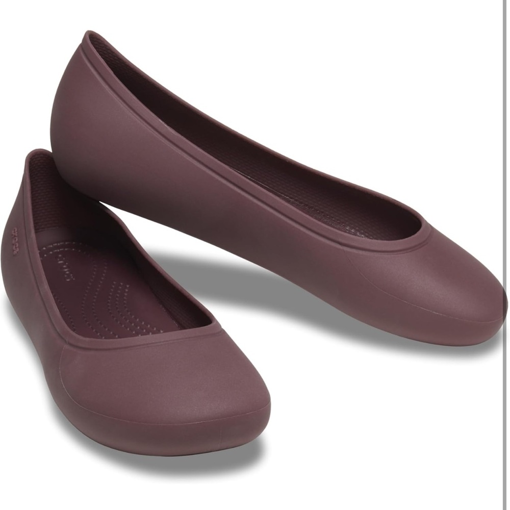 NEW CROCS Brooklyn Flats Women's Size 6